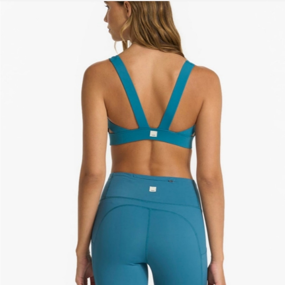 Vuori Stride Sports Bra, Size M.
